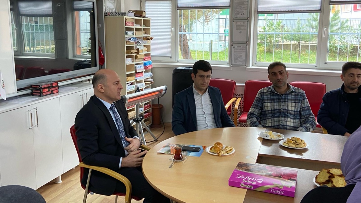 İlçe Milli Eğitim Müdürümüz Turgut Öztürk'ün okulumuza ziyaretleri.